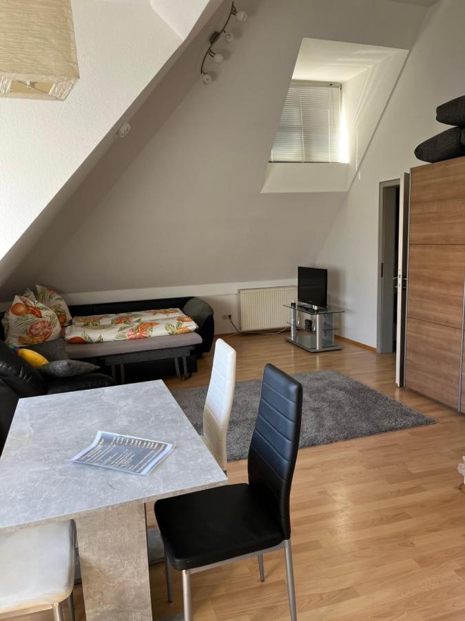 Zimmer zum vermieten Neuburg an Der Donau Exterior foto